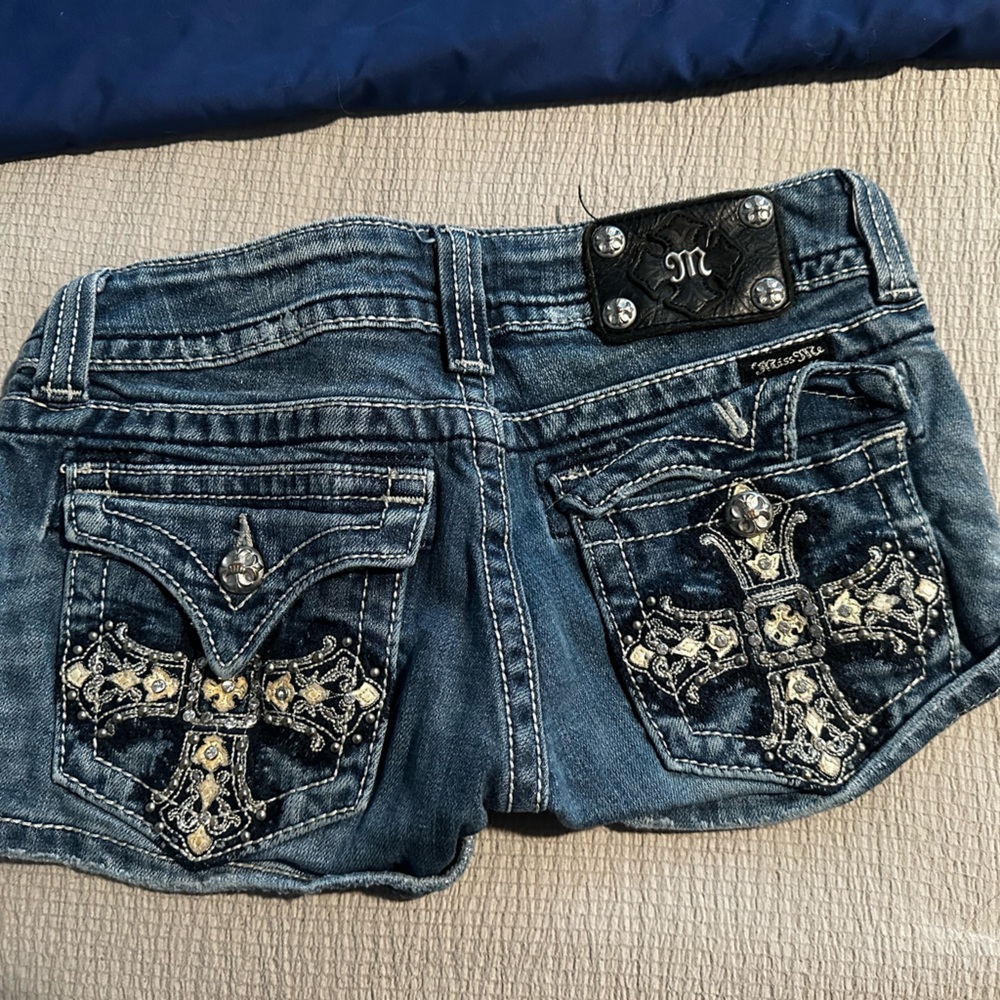 Miss me cross shorts